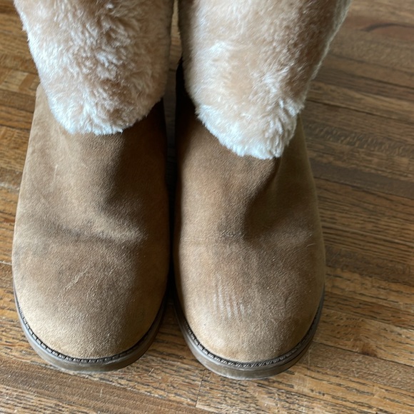 GUESS FURRY TAN SUEDE BOOTS RHINESTONES 9-1/2m - Picture 9 of 9